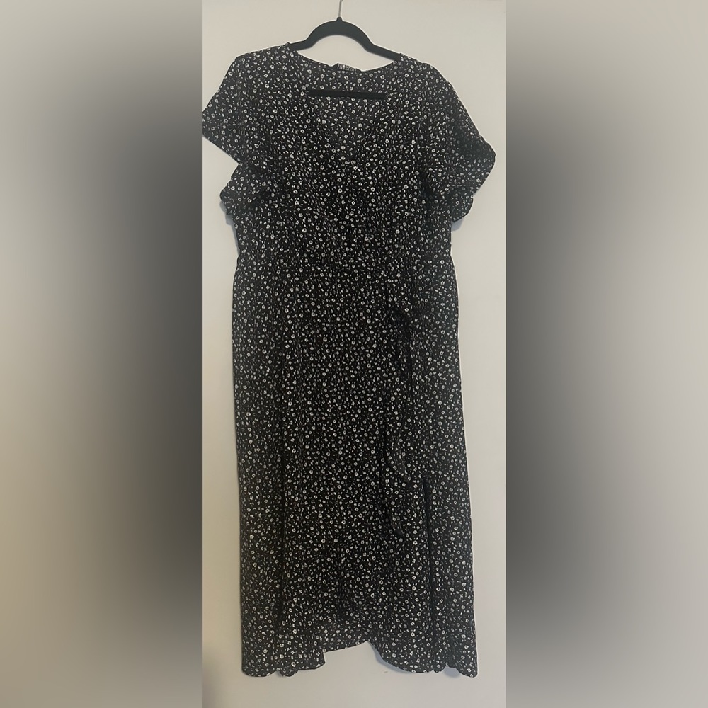 BloomChic - Floral Midi Black Dress